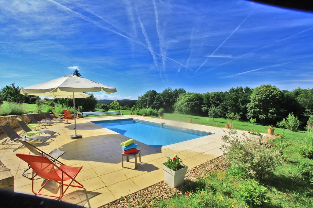  Breafast with heated swimming pools, between Lascaux and Sarlat